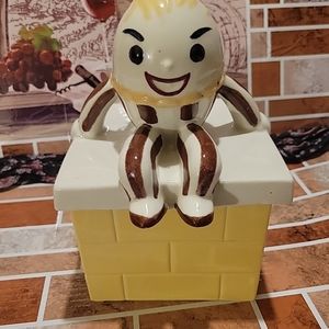 Humpty dumpy cookie jar vintage
